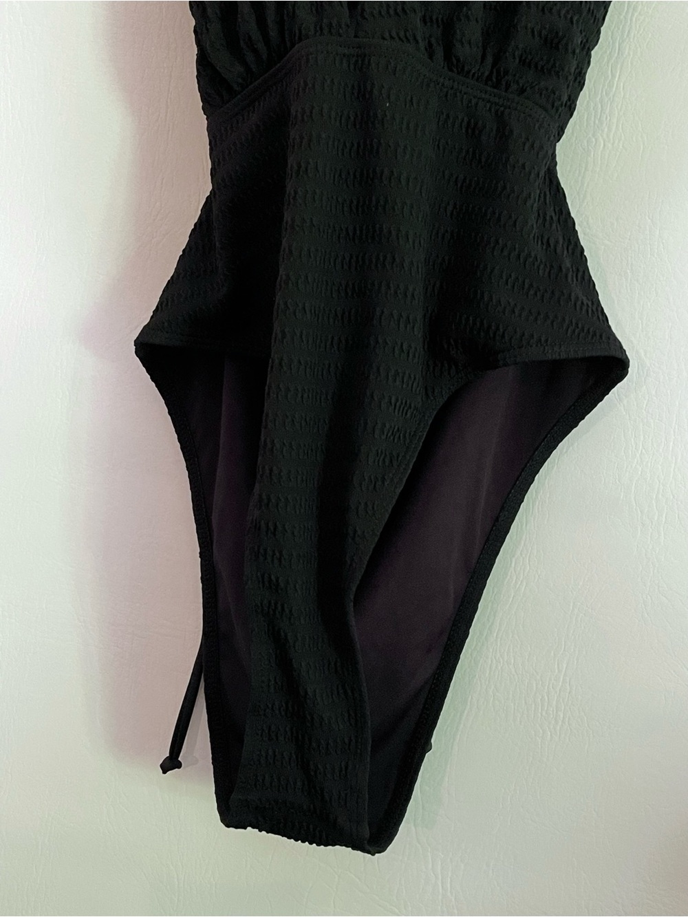 🌙✨NWOT SHEIN Women’s Black Textured One-Piece Swimsuit with Strappy Back - Picture 6 of 9